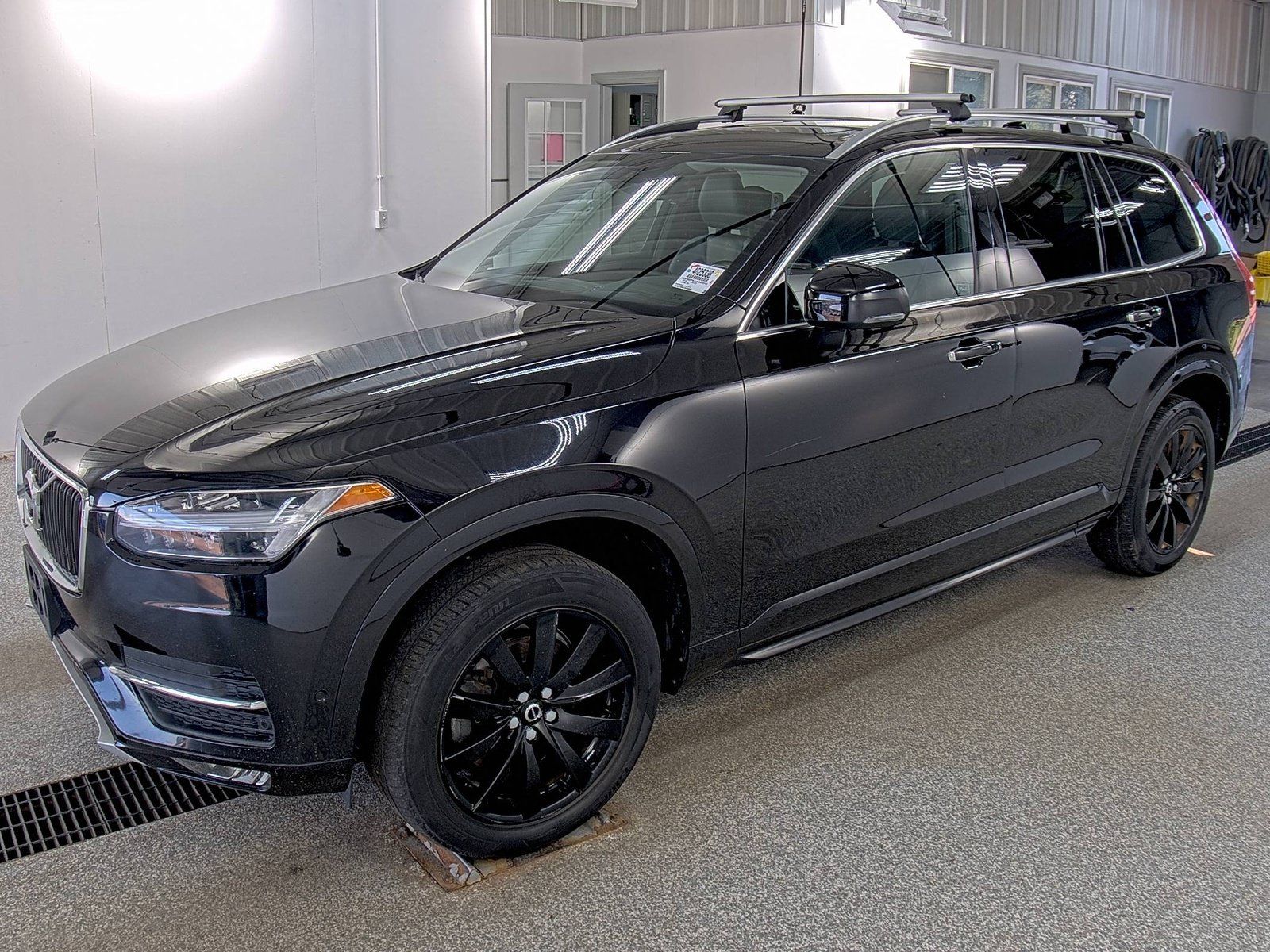 Used 2018 Volvo XC90 T5 Momentum w/ Convenience Package AWD/4WD image 1