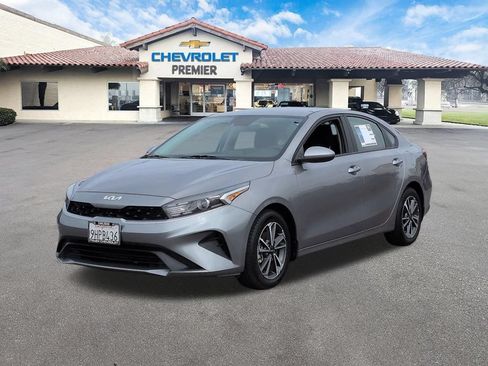 Used 2023 Kia Forte LXS FWD image 4