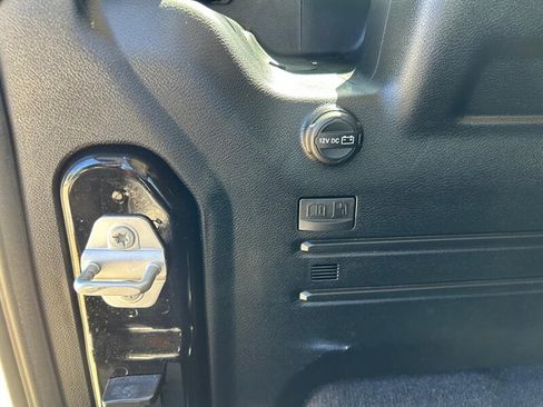 Used 2023 Jeep Wrangler Unlimited Sahara AWD/4WD image 23