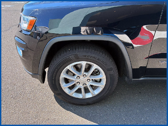 Certified 2021 Jeep Grand Cherokee Laredo AWD/4WD image 4