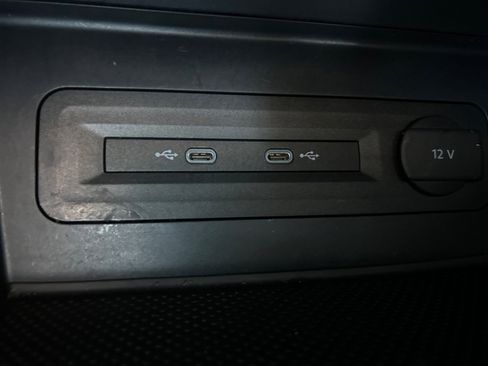 Used 2022 Volkswagen Atlas Cross Sport SE image 18