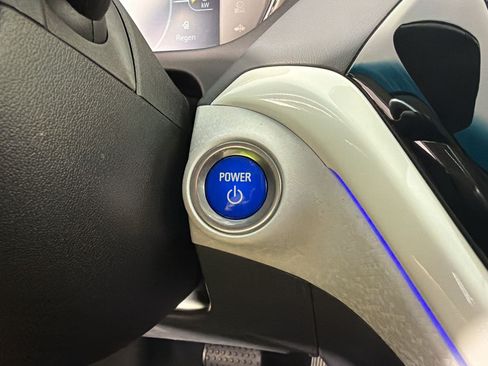 Used 2020 Chevrolet Bolt Premier w/ Infotainment Package FWD image 19