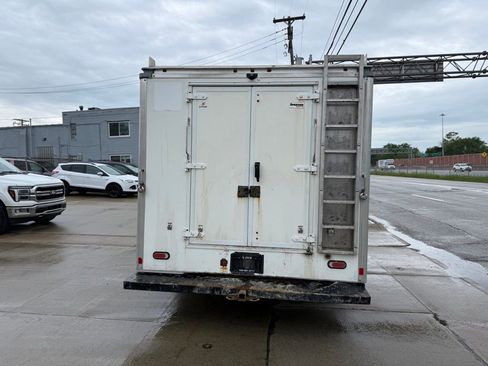 Used 2019 Chevrolet Express 3500 w/ Power Convenience Package RWD image 8