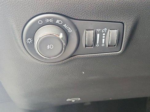 Used 2025 Jeep Compass Trailhawk AWD/4WD image 22