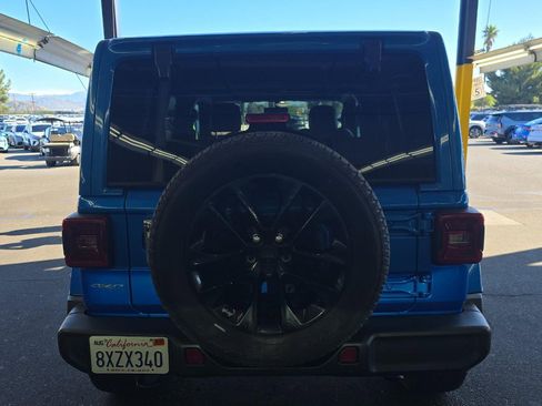 Used 2021 Jeep Wrangler Unlimited Sahara w/ Safety Group image 5