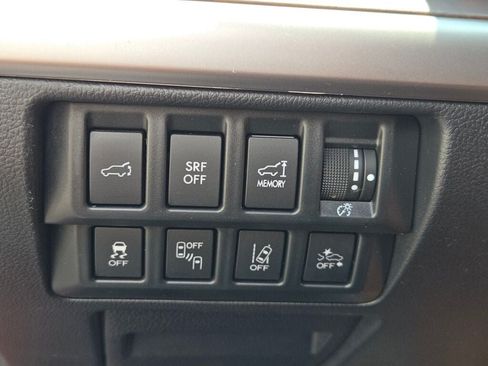 Used 2017 Subaru Outback 3.6R Limited AWD/4WD image 32