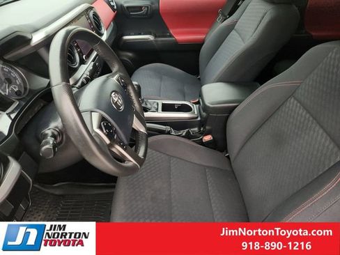 Used 2020 Toyota Tacoma SR5 RWD image 14