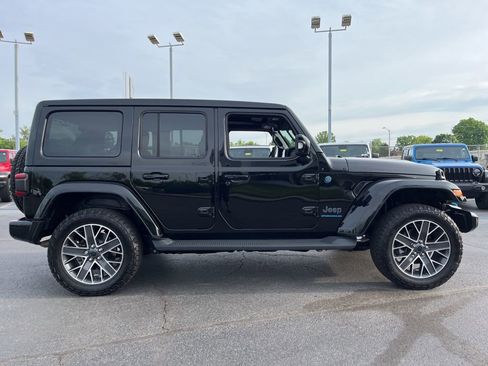 Used 2024 Jeep Wrangler High Altitude AWD/4WD image 55