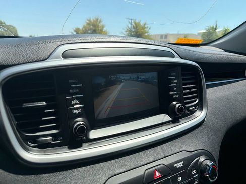 Used 2020 Kia Sorento FWD V6 image 27
