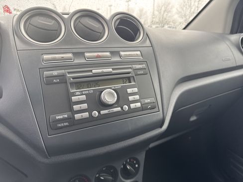 Used 2011 Ford Transit Connect XLT image 18