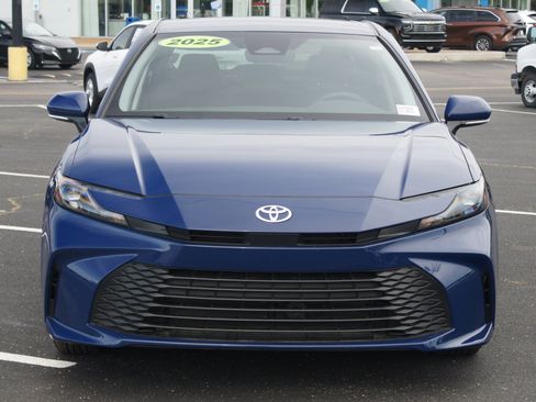 Used 2025 Toyota Camry LE w/ Convenience Package FWD image 25