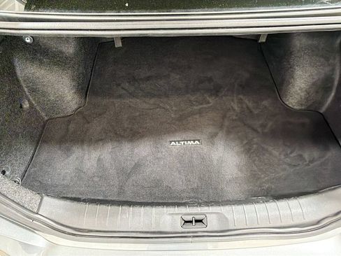 Used 2024 Nissan Altima 2.5 SV FWD image 24
