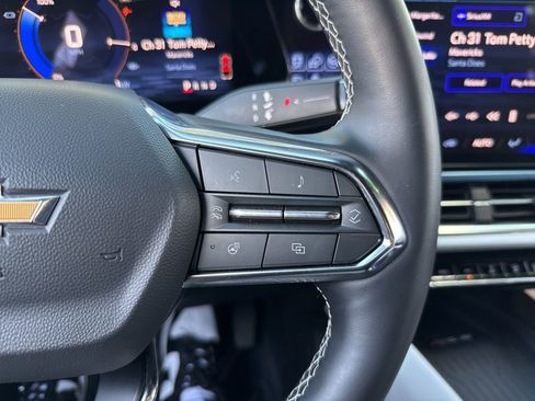 Used 2025 Chevrolet Equinox EV LT image 36