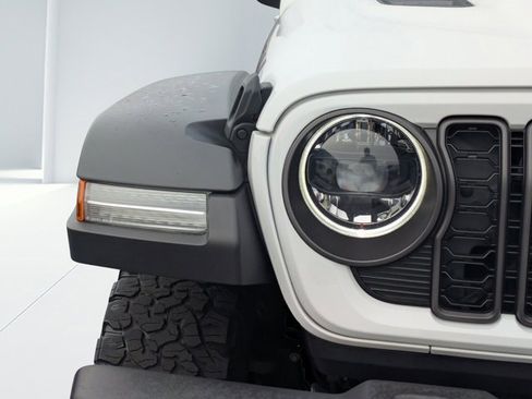 Used 2024 Jeep Wrangler Rubicon image 8