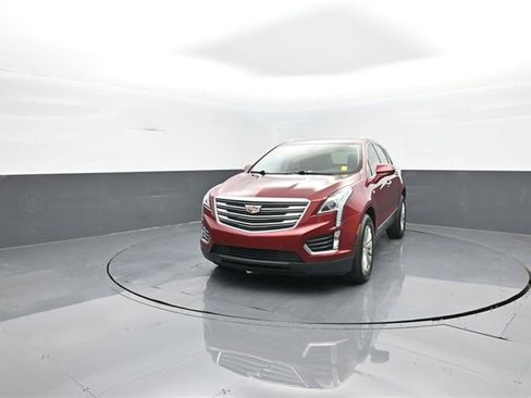 Used 2018 Cadillac XT5 Luxury w/ Driver Awareness Package image 3