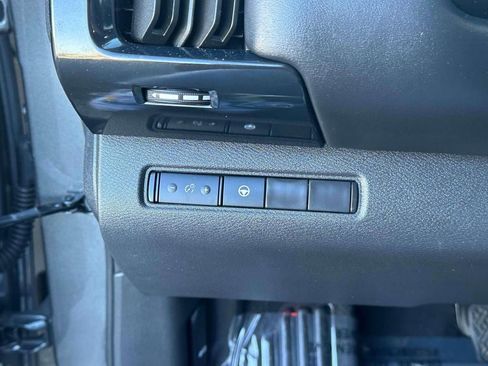 Certified 2024 Nissan Pathfinder SV w/ Black Appearance Package image 21