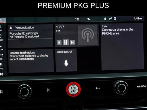 Used 2023 Porsche Macan AWD/4WD image 29