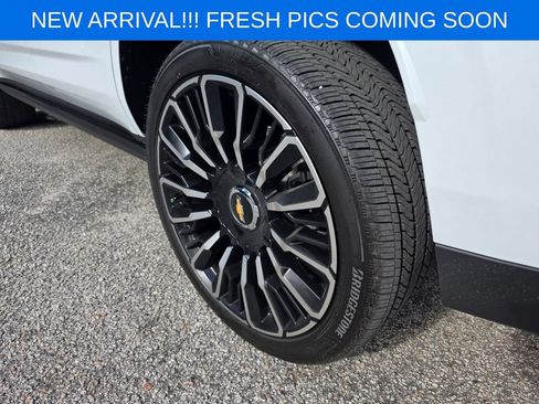 Used 2026 Chevrolet Tahoe High Country AWD/4WD image 5