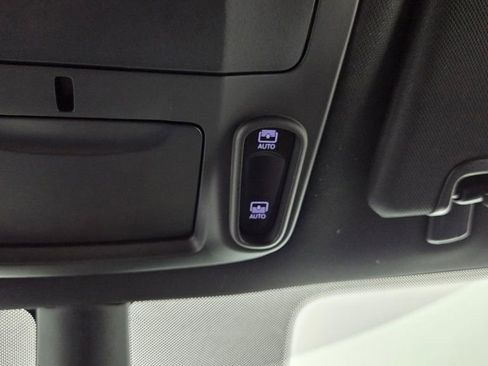 New 2026 Chrysler Pacifica Select image 29