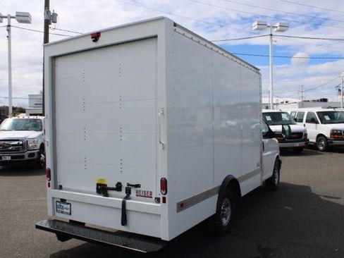 Used 2024 Chevrolet Express 3500 w/ Power Convenience Package image 8