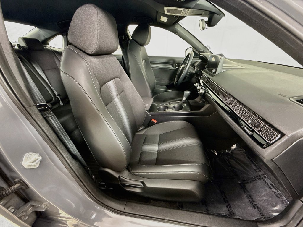 Used 2025 Honda Civic Sport image 28