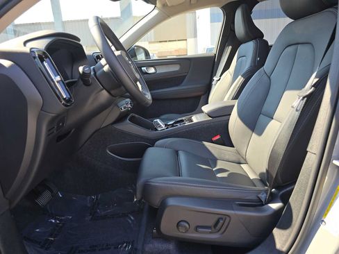 Used 2026 Volvo XC40 B5 Plus w/ Protection Package Premier AWD/4WD image 19