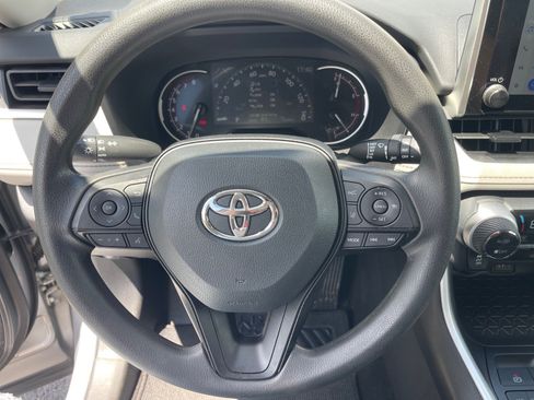 Used 2025 Toyota RAV4 XLE w/ Convenience Package FWD image 7