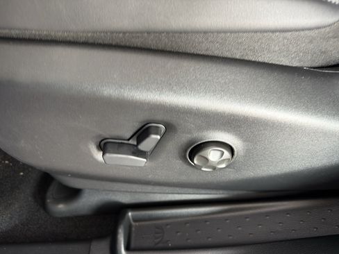 New 2027 Chrysler Pacifica Select FWD image 14
