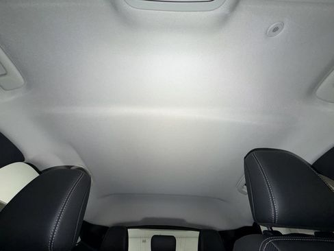 Used 2025 Ford Mustang Mach-E Premium image 16