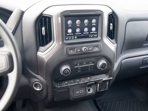 Used 2022 Chevrolet Silverado 1500 Custom AWD/4WD image 3