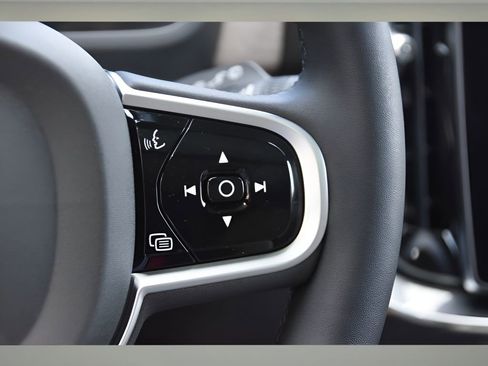 New 2026 Volvo XC90 B6 Plus w/ Protection Package Premier image 36