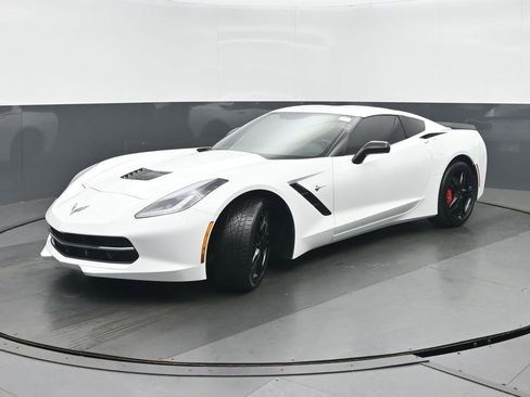 Used 2017 Chevrolet Corvette Stingray Coupe w/ 1LT RWD image 7