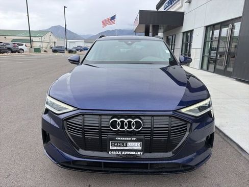 Used 2022 Audi e-tron Premium w/ Convenience Plus Package AWD/4WD image 2