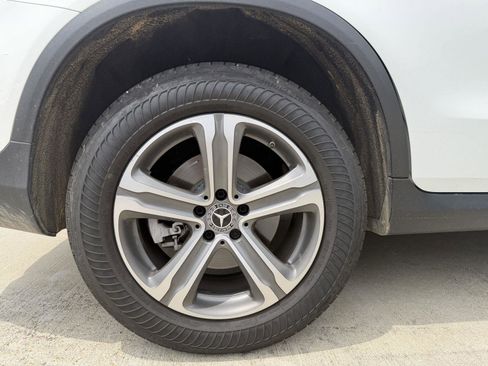 Certified 2019 Mercedes-Benz GLC 300 image 4