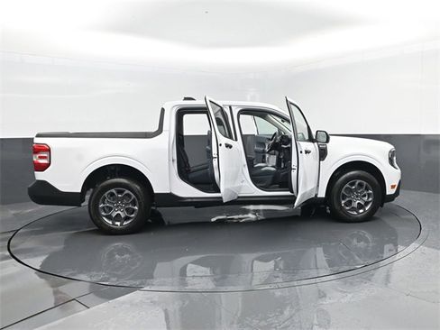 New 2025 Ford Maverick XLT w/ Equipment Group 302A image 27