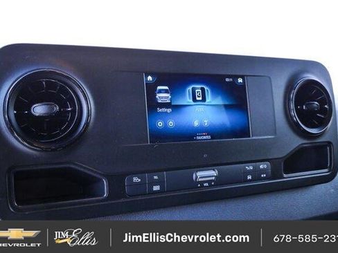 Used 2024 Mercedes-Benz Sprinter 2500 image 13
