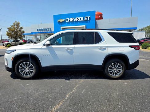 Used 2023 Chevrolet Traverse LT FWD image 3