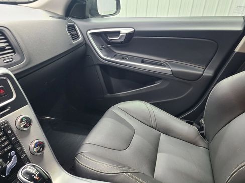 Used 2018 Volvo S60 T5 Dynamic w/ Vision Package image 24