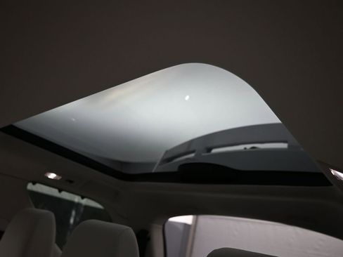 New 2025 Land Rover Discovery S AWD/4WD image 30