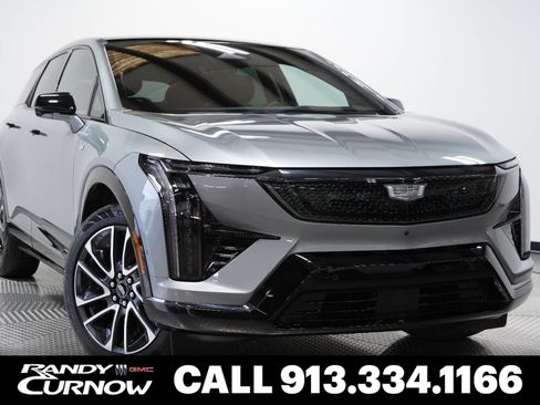 Used 2025 Cadillac Optiq Sport 2 w/ LPO, Floor Liner Package AWD/4WD image 1