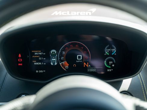 Used 2017 McLaren 570S Coupe RWD image 14