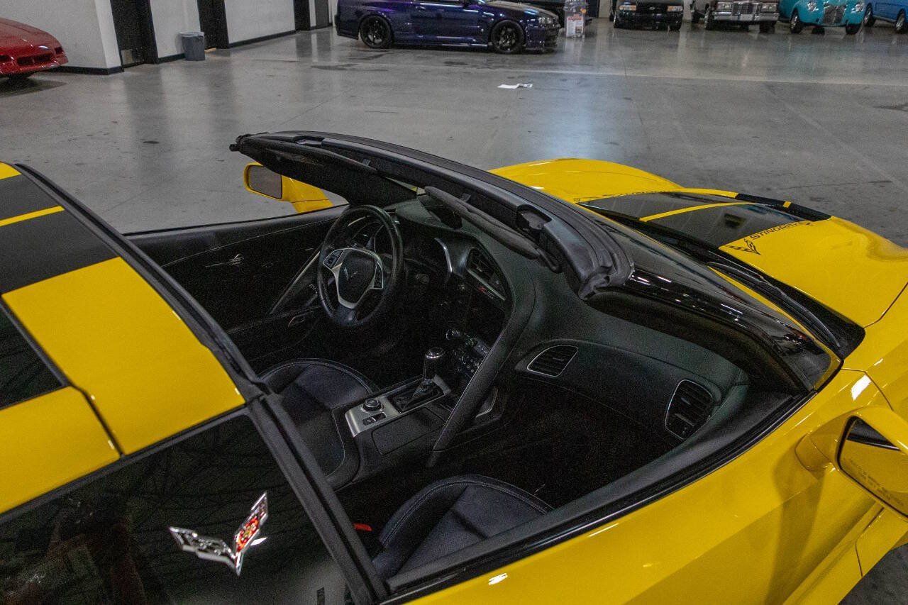 Used 2015 Chevrolet Corvette Stingray Coupe w/ 3LT Preferred Equipment Group RWD image 21