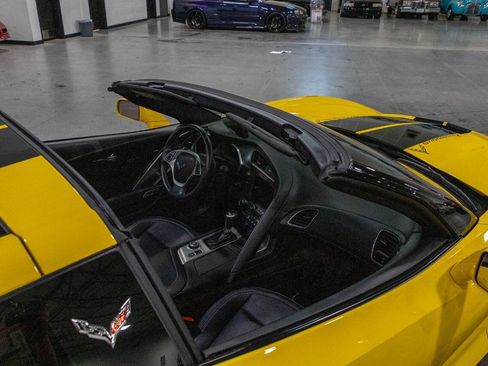 Used 2015 Chevrolet Corvette Stingray Coupe w/ 3LT Preferred Equipment Group RWD image 21