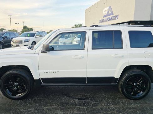 Used 2016 Jeep Patriot High Altitude AWD/4WD image 3