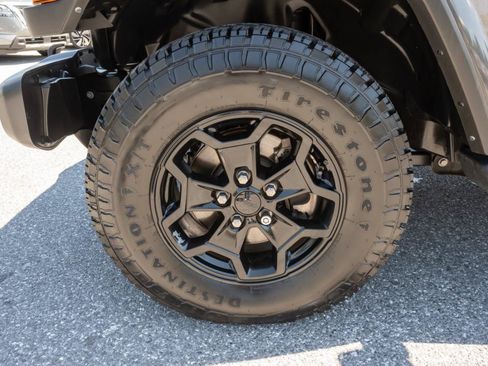 Used 2021 Jeep Gladiator Sport AWD/4WD image 41