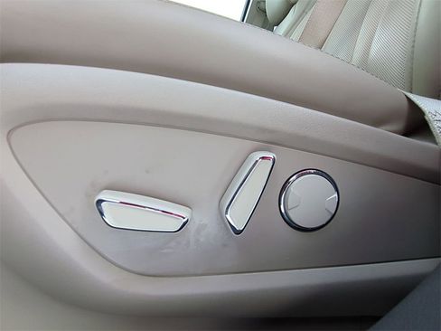 Certified 2022 Lincoln Nautilus Reserve w/ Equipment Group 201A image 14