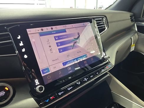 New 2026 Jeep Grand Wagoneer L image 14