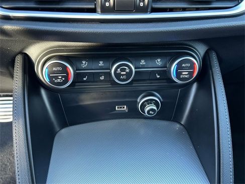 Used 2023 Alfa Romeo Stelvio Veloce image 21