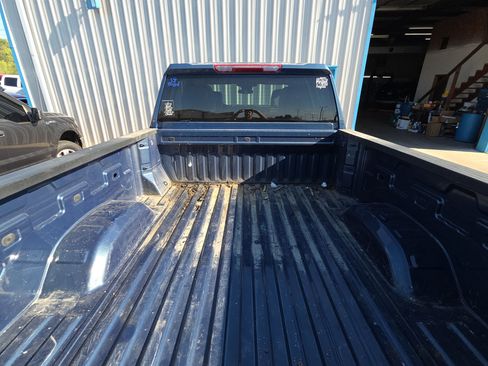 Used 2024 Chevrolet Silverado 2500 Custom w/ Custom Convenience Package image 6