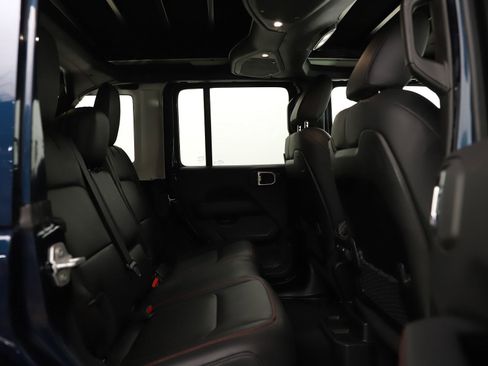 Used 2025 Jeep Wrangler Unlimited Rubicon image 12